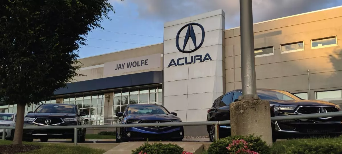 Discovering the Jay Wolfe Difference at Acura Overland Park